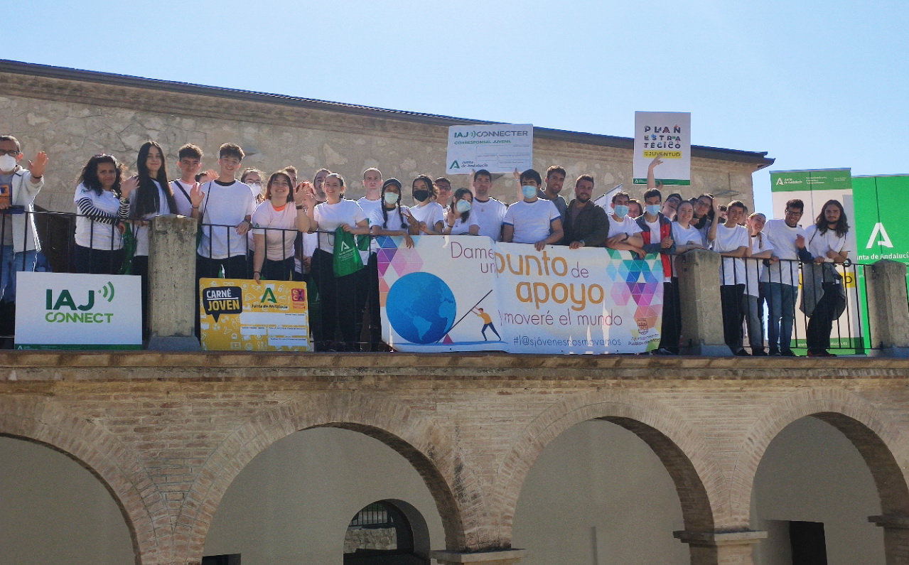 Sesenta jvenes se renen en el Encuentro Provincial de Corresponsales Juveniles celebrado en Olivares